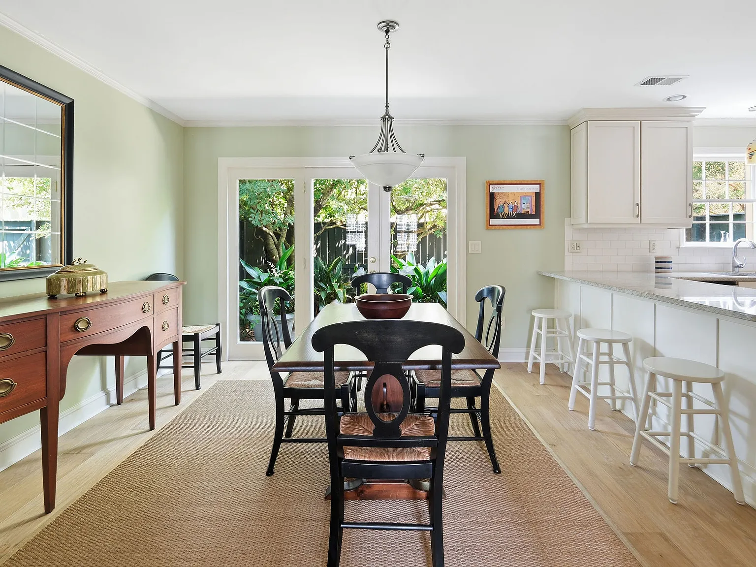 3 bed, 2.5 bath, 1488 sqft, $6,950 — Photo 3