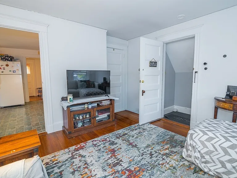 105-107 Goddard St #3 — Photo 3