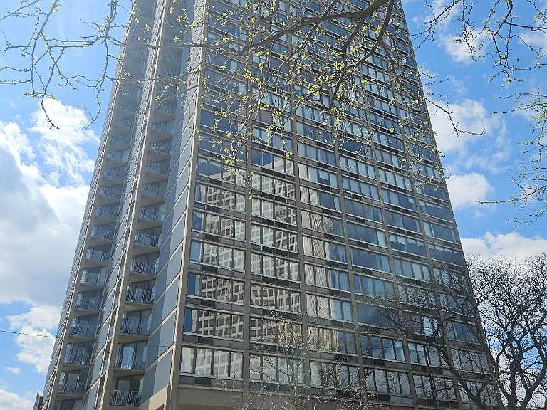 5320 N Sheridan Rd #1503 — Photo 1