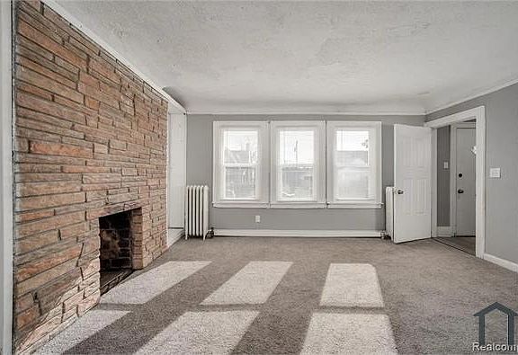 4th image of 15739 Washburn St