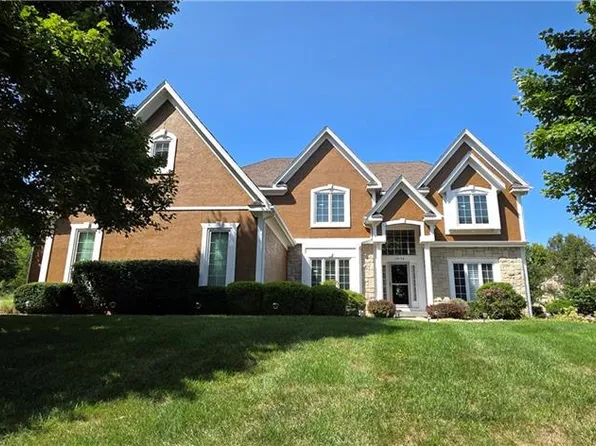 15054 Cedar St, Leawood, KS 66224
