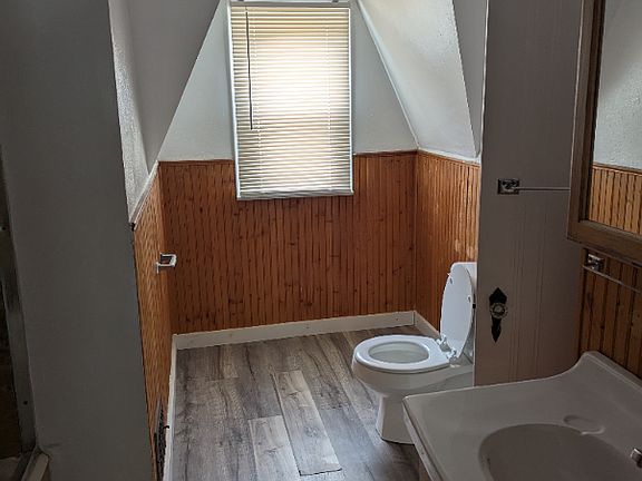 4th image of 367 Laird Ave SE