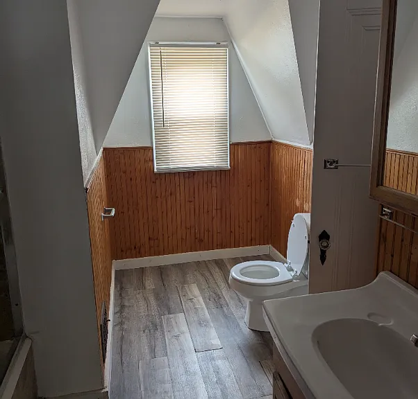 367 Laird Ave SE — Photo 4
