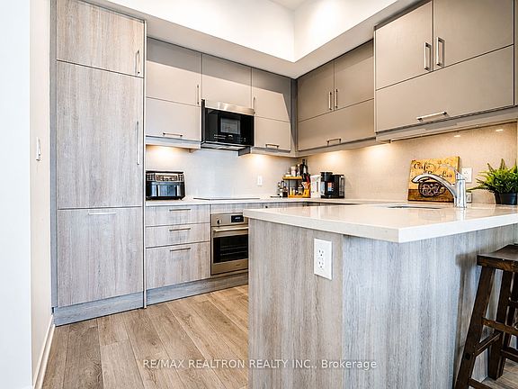3rd image of 8119 Birchmount Rd #1809A