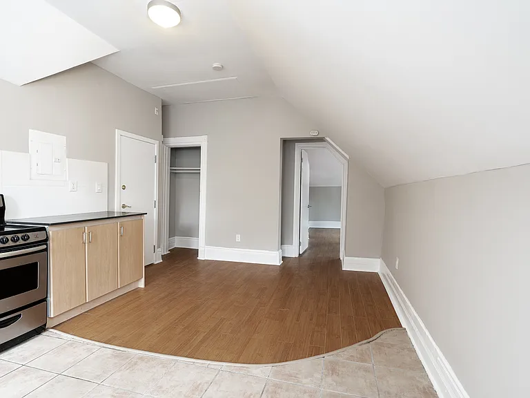 160 Huron St — Photo 31