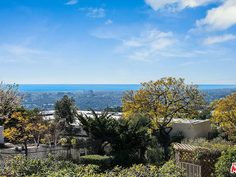 580 Chalette Dr — Photo 49