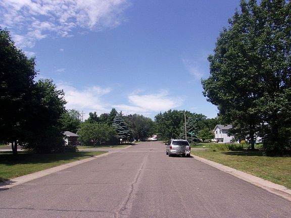 4th image of 11881 Utah Ave N