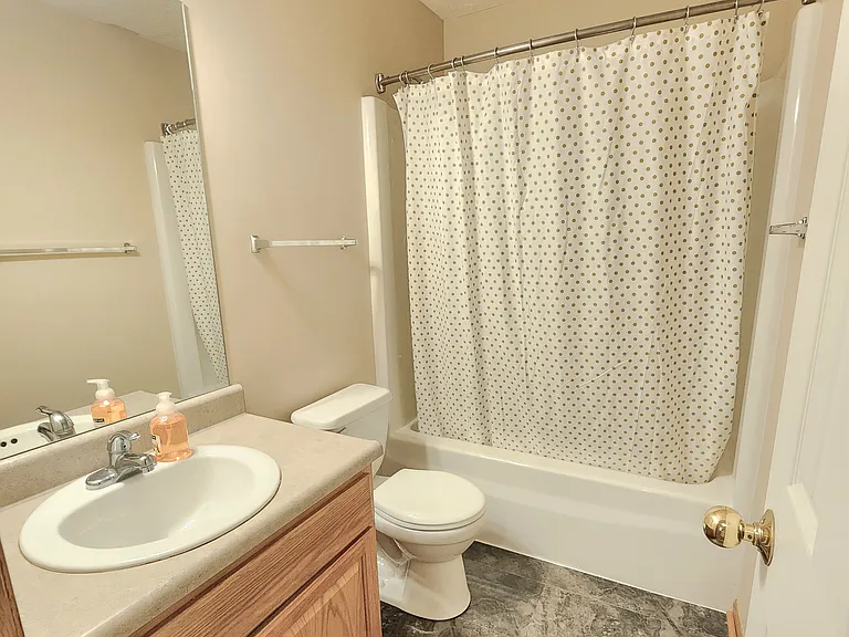1818 Sawyer St — Photo 11