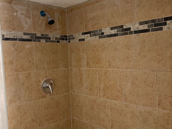 5th image of 3910 E 116th St #5