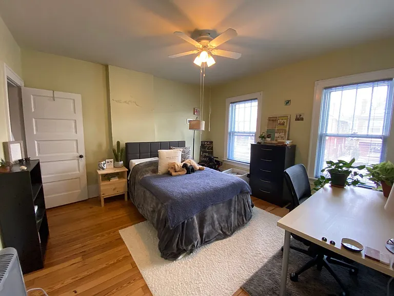 1483 Belmont Ave — Photo 17