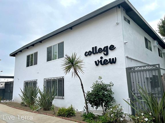 4th image of 710 W 27th St #9081245