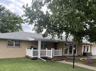 609 Jefferson St, Victoria, KS 67671