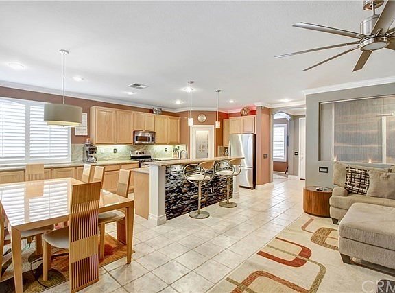 3rd image of 32552 Cullen Ct