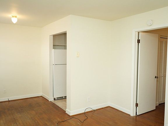 4th image of 1204 Carlton Ave APT 3