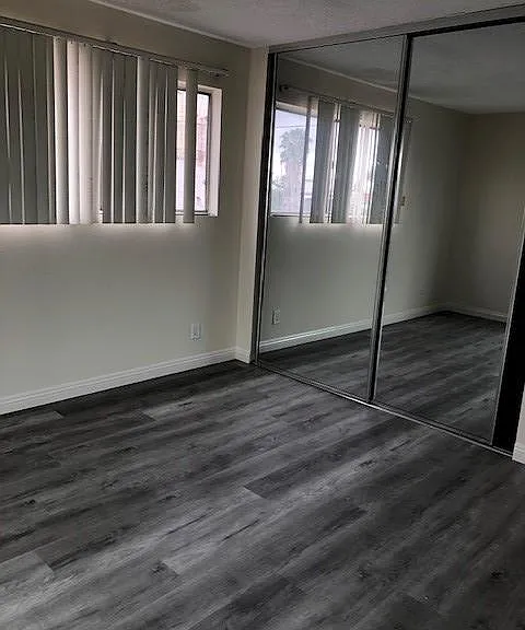 5736 Lexington Ave — Photo 3