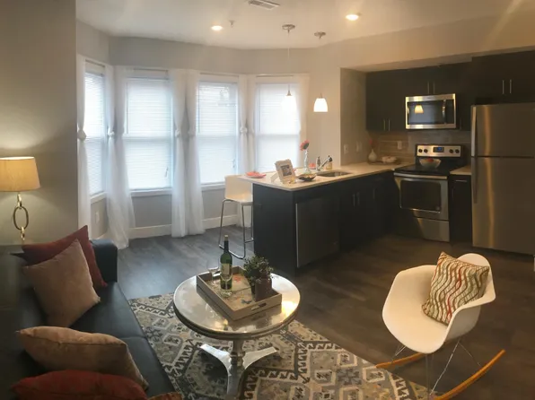 236 S 44th St APT 100, Philadelphia, PA 19104