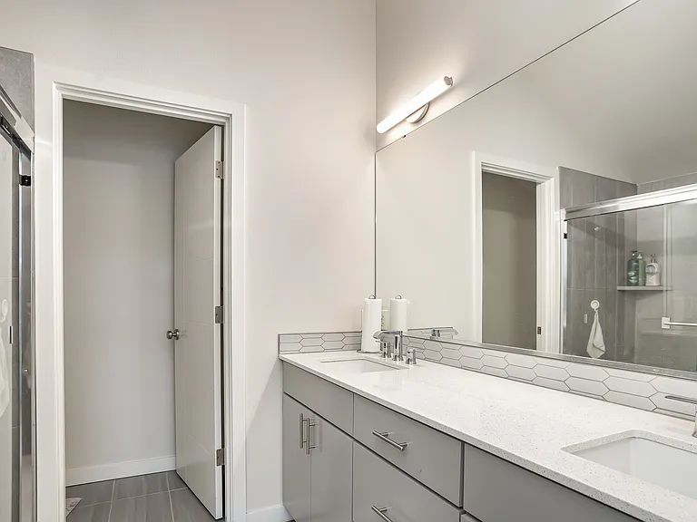 7122 A Beacon Ave S — Photo 15