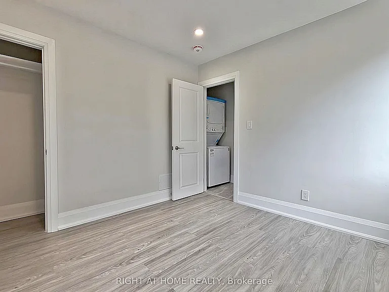 92 Cadillac Ave S #UPPER — Photo 11