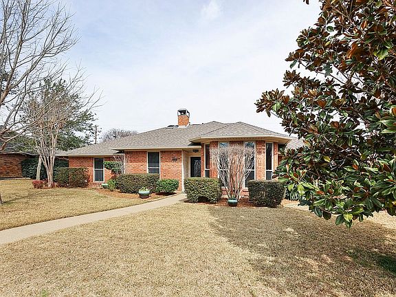 3rd image of 728 Greenway Dr