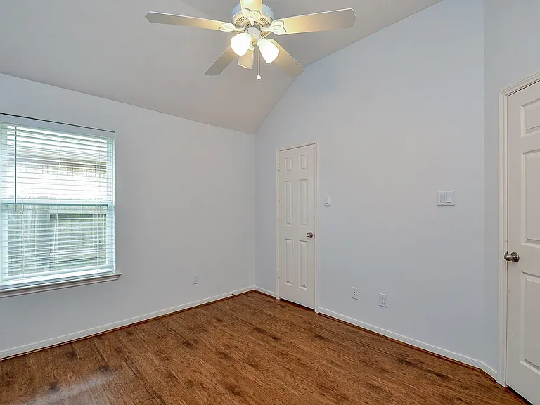 24514 Springwood Glen Ln — Photo 22
