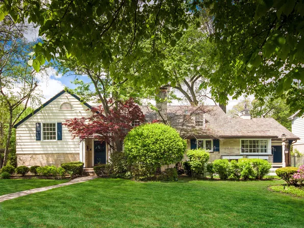 9002 Kedvale Ave, Skokie, IL 60076
