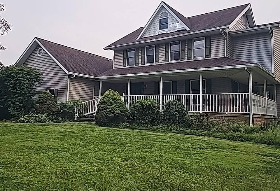 1st image of 18608 Falls Rd