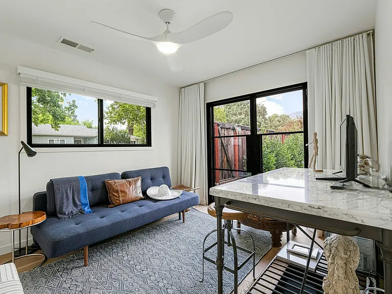 4 Arch Way — Photo 20