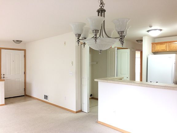 4th image of 1696 25th Ave NE Unit 201