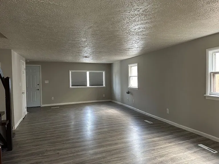 203 N Duke St — Photo 3