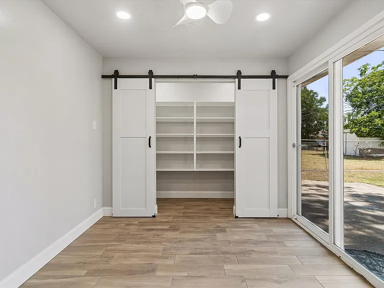3800 Atlas Dr — Photo 6