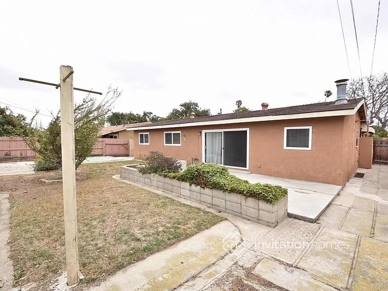 1701 Claremont Dr — Photo 17
