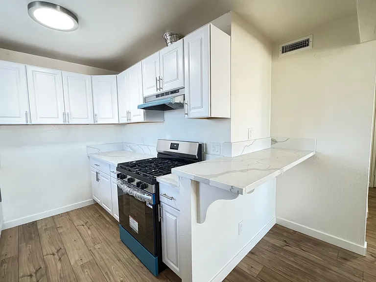 7111 Westview Pl #C — Photo 4