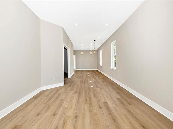 3rd image of 206 Broadway St #4