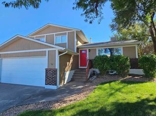 2 Briarwood Cir, Pueblo, CO 81005