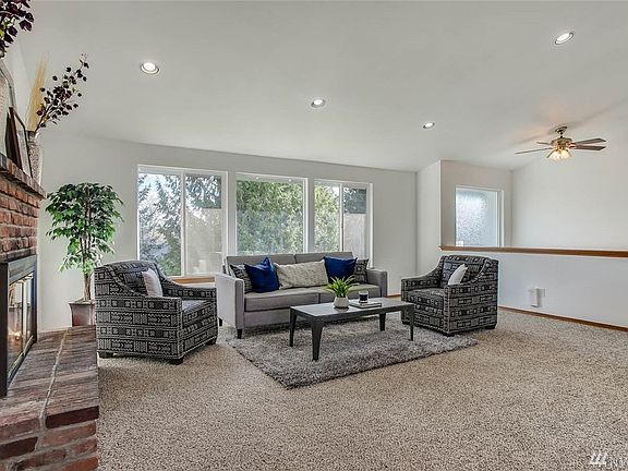 The home also boasts brand new carpet and flooring throughout.