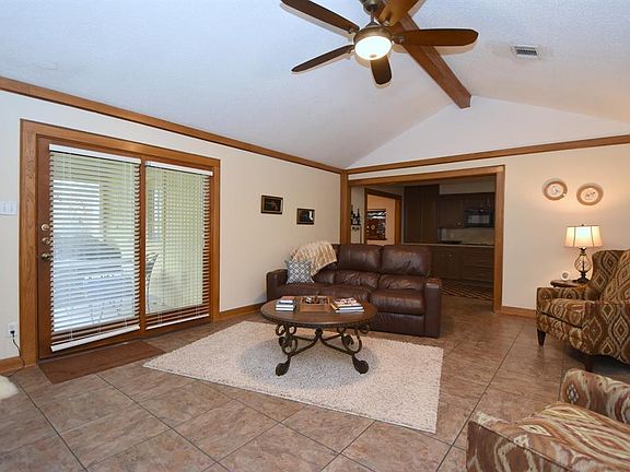 5th image of 2310 W Clare St