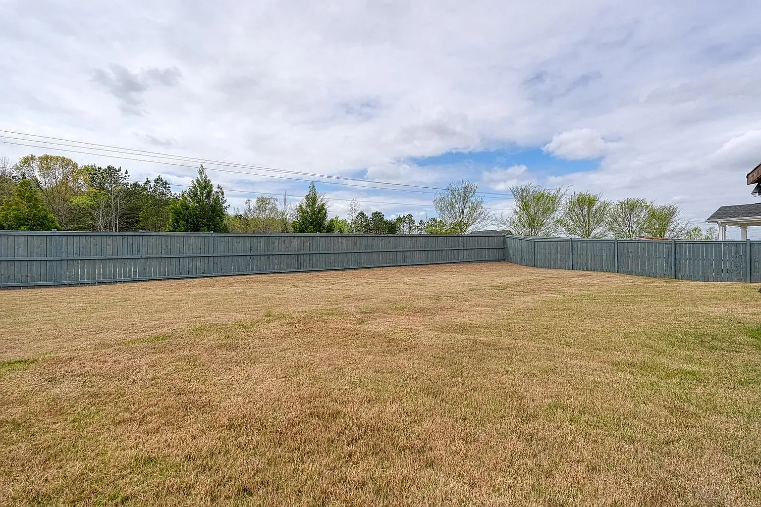 4 bed, 2728 sqft, $2,800 — Photo 3