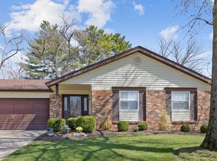 2420 Country Place Dr, Maryland Heights, MO