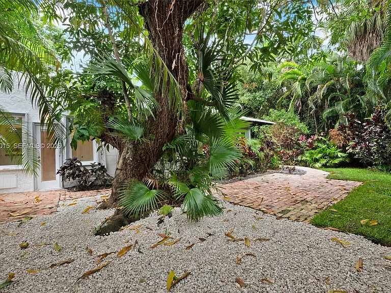 3797 El Prado Blvd — Photo 21
