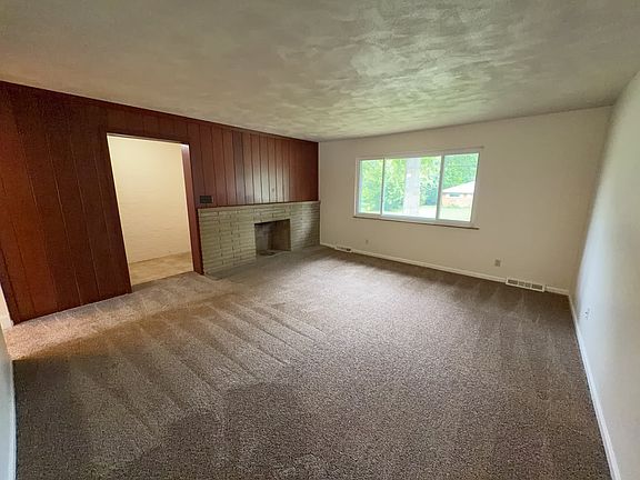 5th image of 8221 Sunburst Dr