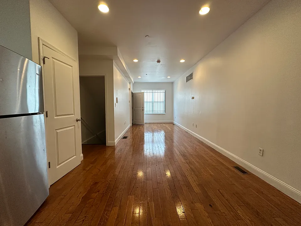 1935 N Gratz St #1