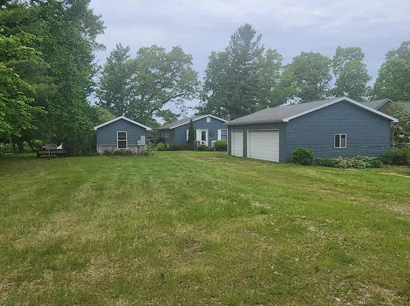 46632 S Lakeshore Dr, Lawrence, MI 49064