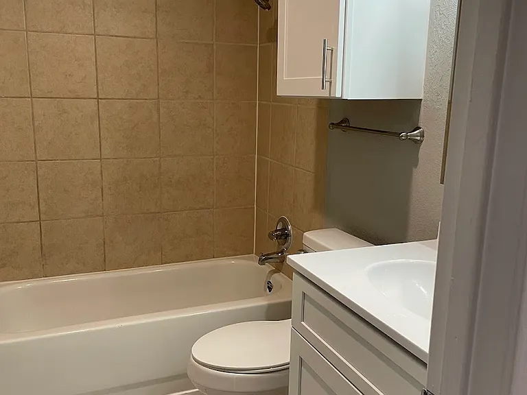 Park Place Apartments — Photo 16