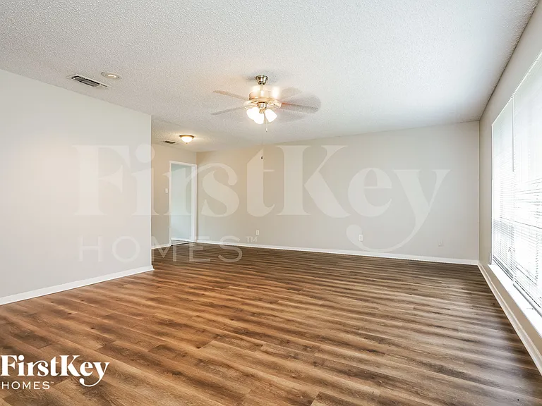 1504 Terrace St — Photo 3