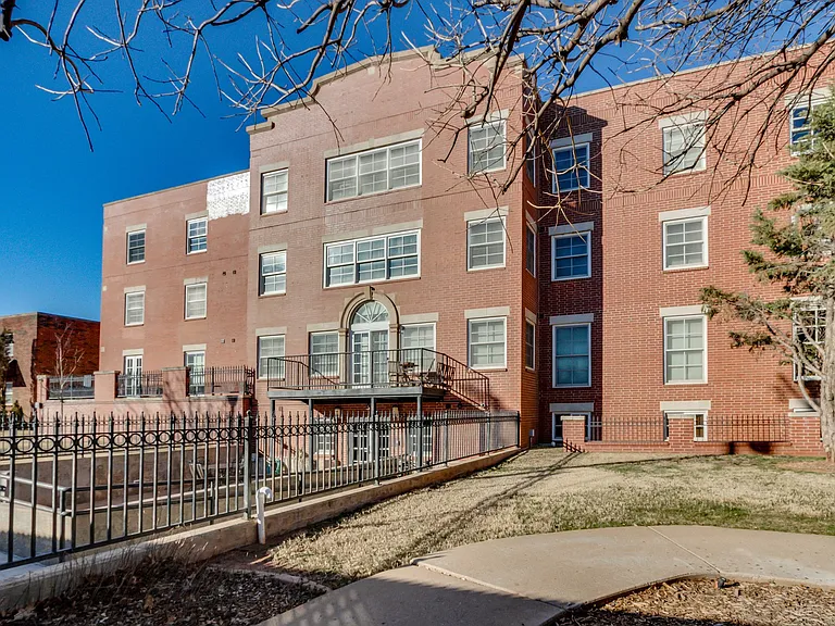 1209 N Harvey Ave #102 — Photo 33