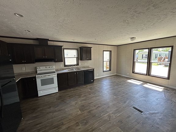 4th image of 673 Armstrong St Lot 101