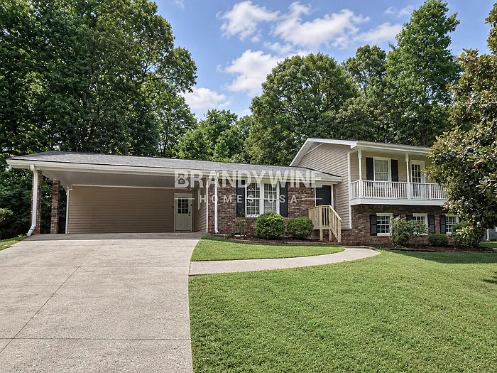 3 bed, 2.0 bath, 2008 sqft, $1,919 — Photo 2