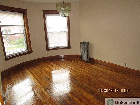 3rd image of 7250 S Yale Ave Unit 1S