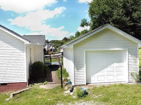 2nd image of 108 Sims Ave