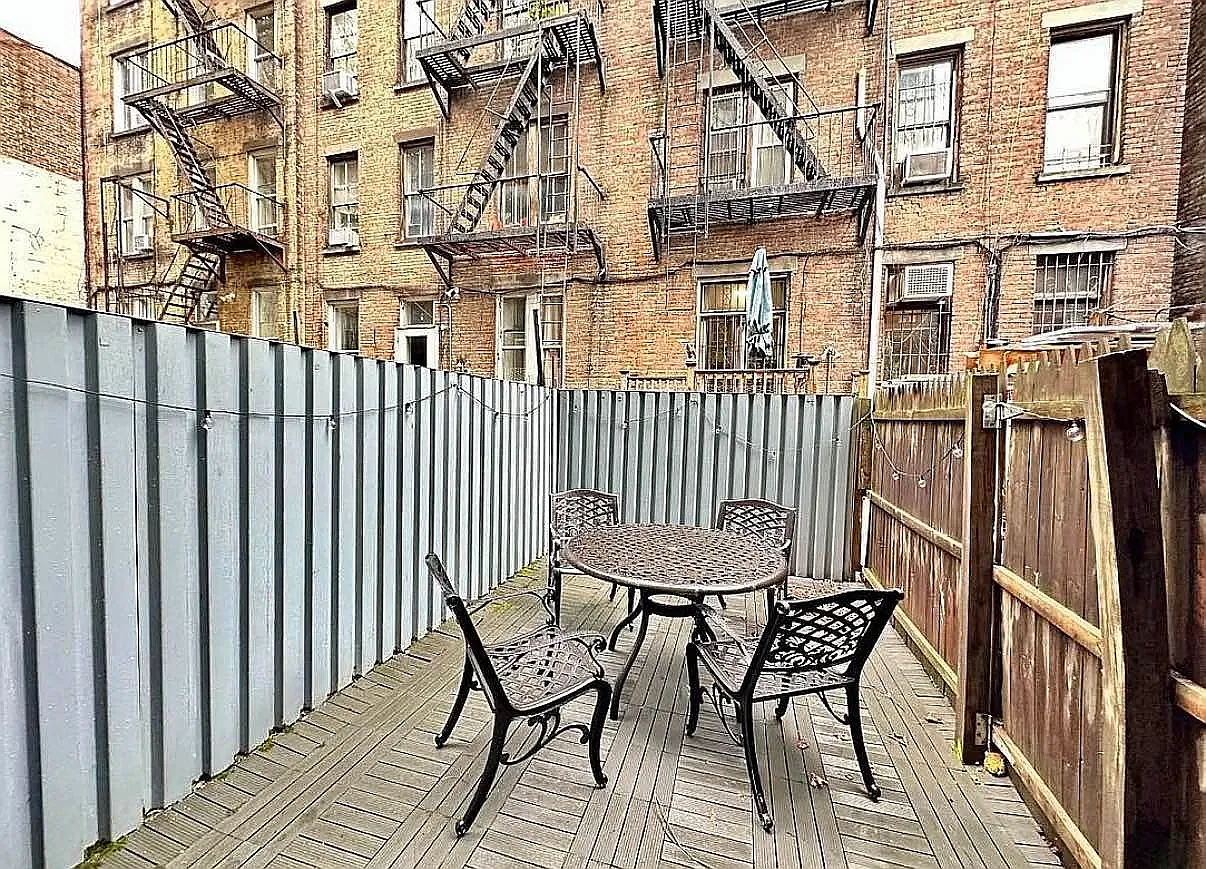 26 7th Avenue South — Photo 1